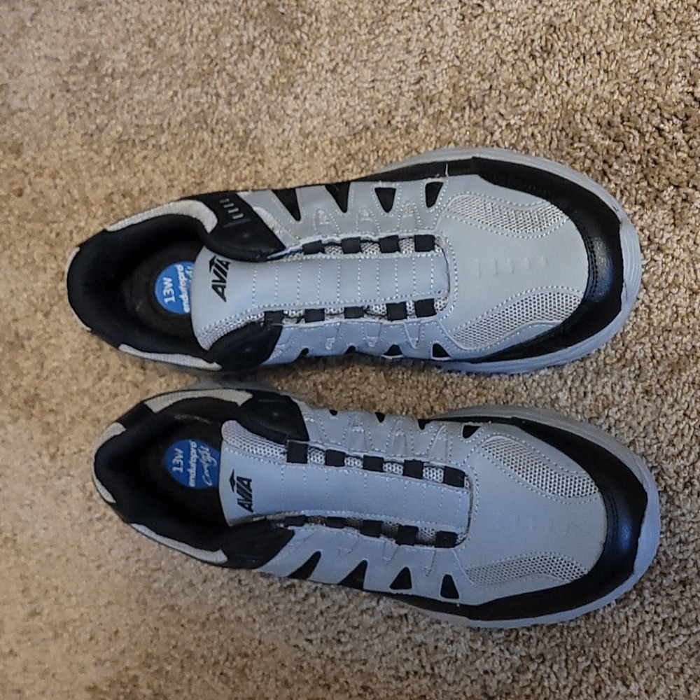 NWOT MENS SNEAKERS